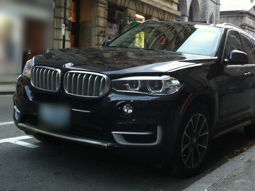 BMW X5 negra, foto ilustrativa